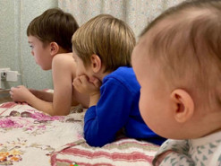 Alyosha показала трьох помітно підрослих дітей від Тараса Тополі та ніжно звернулася до чоловіка