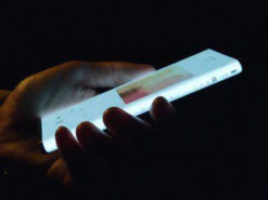 Apple создаст смартфон с обернутым вокруг корпуса дисплеем