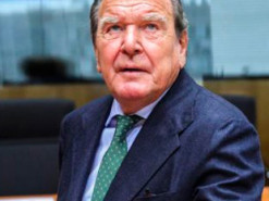 Немецкие социал-демократы не смогли выгнать Шредера из партии