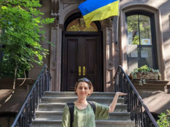 Будинок головної героїні серіалу "Секс і місто" прикрасили прапором України