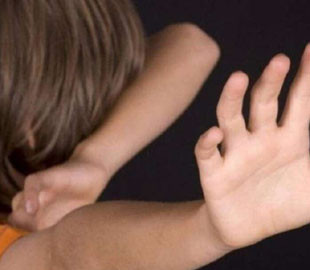 На Дніпропетровщині мати розбещувала малолітнього сина