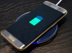 Samsung обвиняют в краже технологии беспроводной зарядки для смартфонов Galaxy