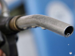 Експерт розповів, чи будуть проблеми з пальним через нові обстріли нафтобаз