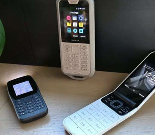 Кнопкові телефони повертаються: чому вони досі актуальні