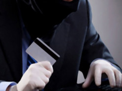 Ні авто, ні грошей: на Шепетівщині шахраї ошукали молоду дівчину на серйозну суму