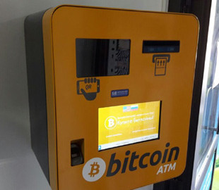 Владельцу биткоин-терминалов из Калифорнии грозит до 30 лет за отмывание денег