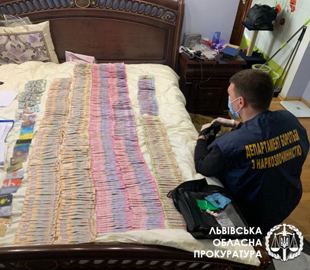На Львівщині викрито організовану групу осіб, які займалися збутом наркотиків та психотропів по всій території України
