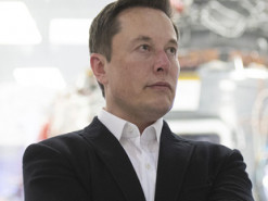 Илон Маск обвинил SEC в нарушении его права на свободу слова