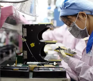 Apple замедлит производство новых iPhone из-за проблем с комплектующими