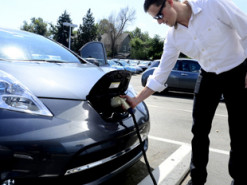 Названо 5 міфів про електромобілі, в які продовжують вірити досвідчені автовласники