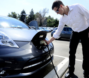 Названо 5 міфів про електромобілі, в які продовжують вірити досвідчені автовласники