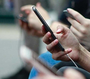 У Мінцифри просять не перевантажувати мобільні мережі: як це зробити