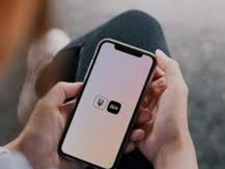 Іноземці сформували в «Дії» понад 20 тисяч посвідок на проживання в Україні