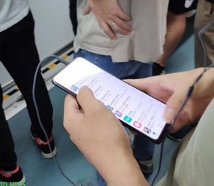 Полностью безрамочный смартфон vivo NEX замечен на фото до премьеры