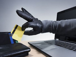 Інтернет-шахрай ошукав жінку на 400 тисяч гривень