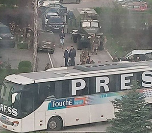 До Енергодару прибув автобус з російськими ЗМІ і масовкою для зйомки пропагандистського кіно