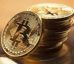 Цена на биткоин выросла до рекордных 17 723 долларов за последние 3 года