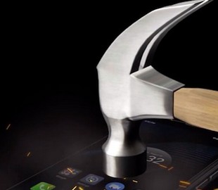 Poptel представила неубиваемый смартфон