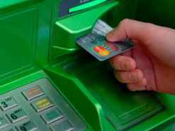 "Крадуть" гроші в українців: у банкоматах ПриватБанку помітили незвичайний збій