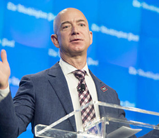 Безос пригласил полететь с ним в космос 82-летнюю летчицу