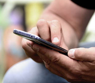 В Кривом Роге педофил при помощи СМС хотел заманить к себе школьниц