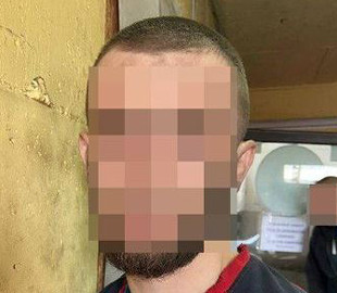 Поліцейські столиці повідомили про підозру чоловікам за вимагання грошей у киянина