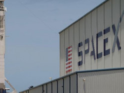 SpaceX отложила запуск спутников: названа причина