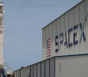 SpaceX отложила запуск спутников: названа причина