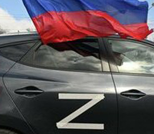 Росіянин підпалив в Оренбурзі дві автівки з символом Z