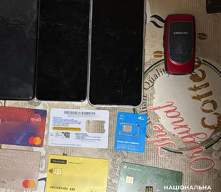 Поліцейські викрили зловмисника, який з виправної колонії керував групою шахраїв