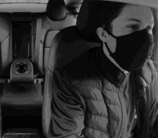 Хакер зламав Tesla і з’ясував, що саме знімає камера над дзеркалом заднього виду