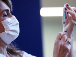 МОЗ закликало вакцинованих повідомляти про щеплення в соцмережах