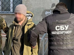 Видавав себе за "волонтера": у Харкові затримали чоловіка, який виманював гроші у сімей полонених