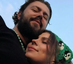 Досі не можу повірити: Олександра Заріцька оголосила про заручини і показала свого коханого