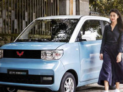 Мини-электрокар от General Motors обогнал Tesla и стал бестселлером в Китае