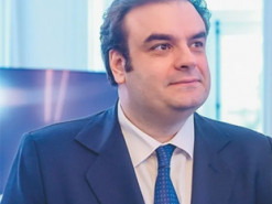 Грецький міністр подає до суду через свій дипфейк