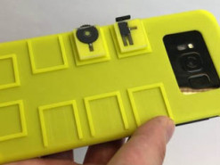 Новый чехол добавляет в смартфон физические кнопки-модули