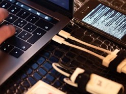 Хакеры научились взламывать любой iPhone