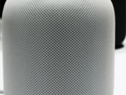 iPhone у безпеці. Таємничий пристрій OpenAI може виявитися просто розумною колонкою