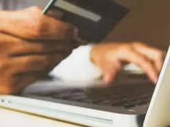 Викрито шахрайську групу, яка під виглядом допомоги ООН та онлайн-продажів ошукала громадян майже на 1 млн грн