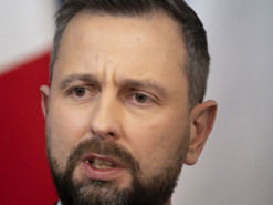 Міністр оборони Польщі визнав: російський дрон вибухнув біля кордону з Україною