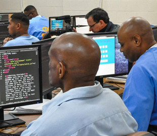 В тюрьмах США запрещают книги о компьютерах и программировании