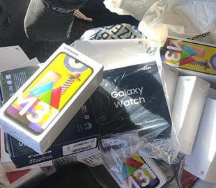 Львівські прикордонники конфіскували партію смартфонів вартістю близько півмільйона гривень