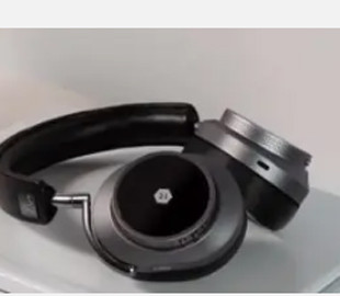 Розробники представили інноваційні навушники, що читають думки користувачів