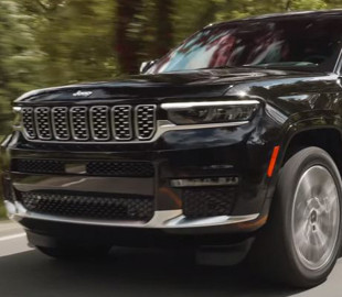 Ошибка обновления программного обеспечения сломала фары Grand Cherokee L 2021 года