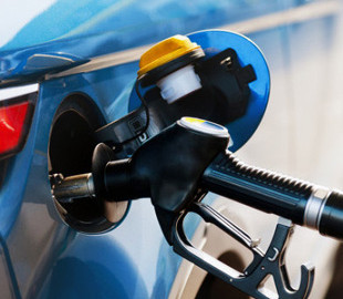 Правоохоронці затримали двох осіб, які продали неіснуючого пального на 2 млн гривень