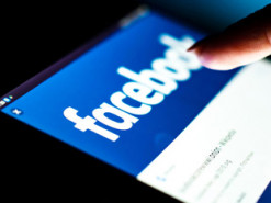 Хакеры взломали два официальных аккаунта Facebook в Twitter