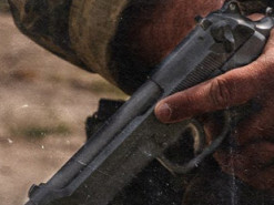 Зброя «другого шансу»: військові розповіли, коли пістолет Beretta M9 може врятувати життя