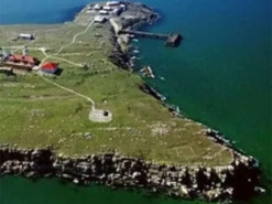 Россия пытается превратить остров Змеиный в плацдарм: заметили корабли с системами ПВО. Фото