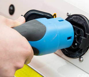 Toyota задумалась об электрической версии Land Cruiser